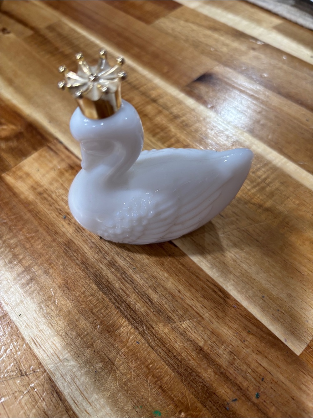 Avon collectible, “Bird of Paradise” White Swan, gold crown